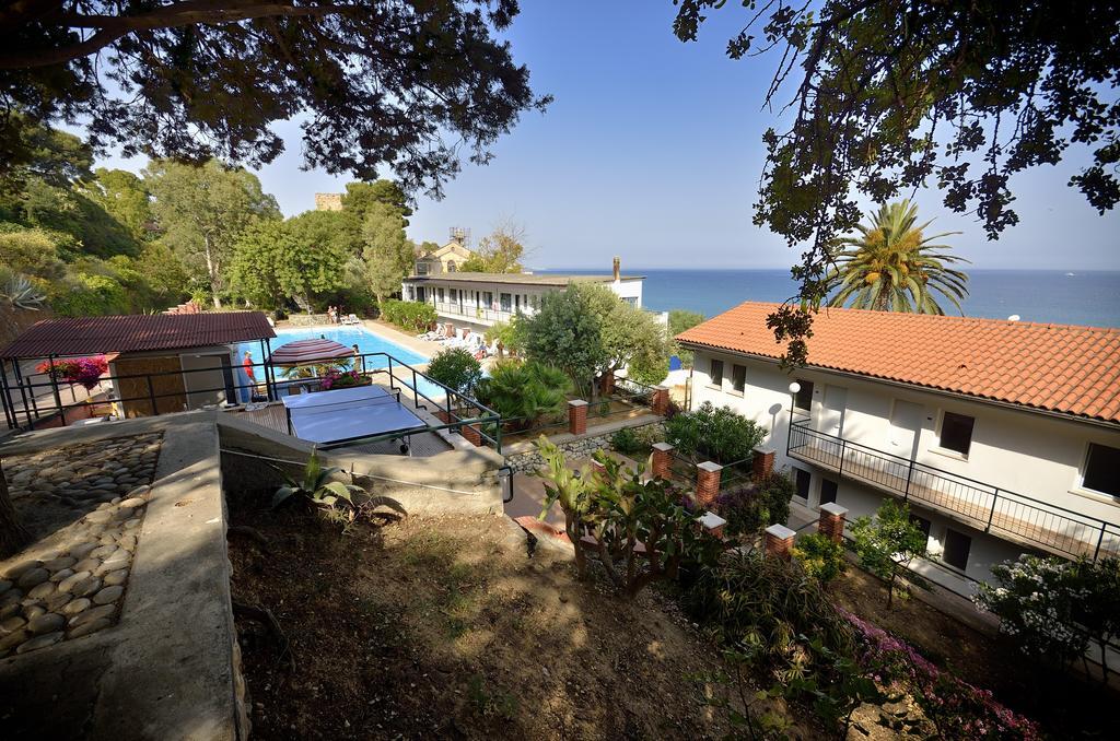 Blue Beach Bussana Nuova Exterior photo