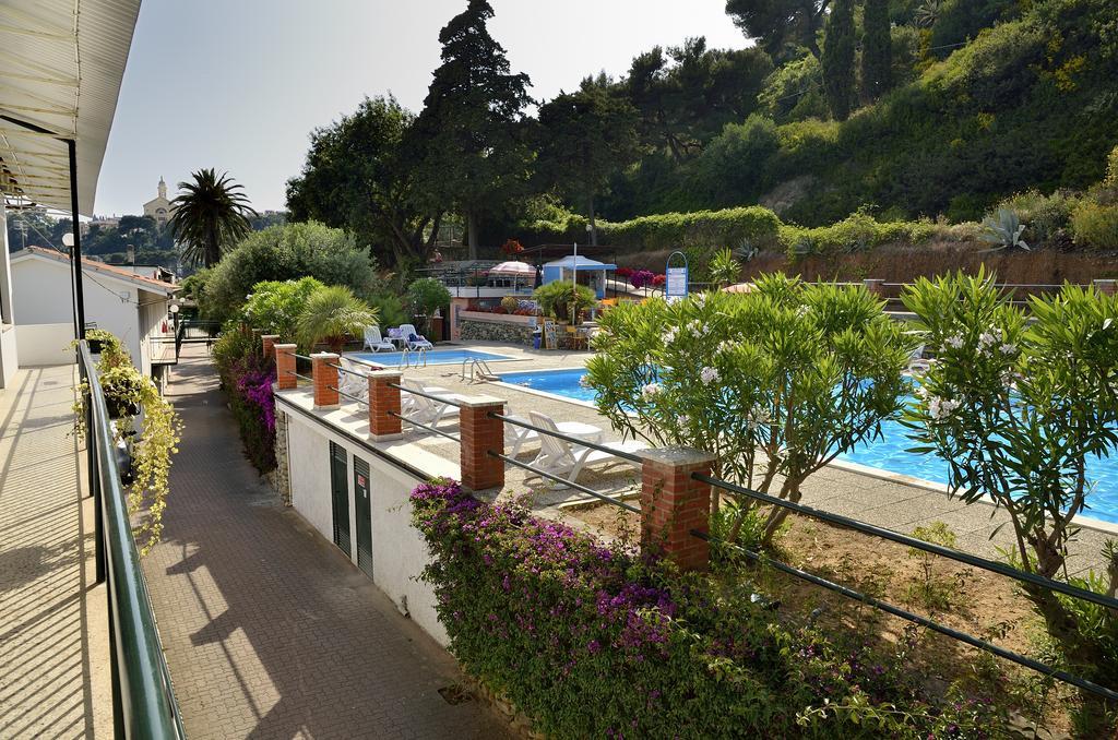 Blue Beach Bussana Nuova Exterior photo