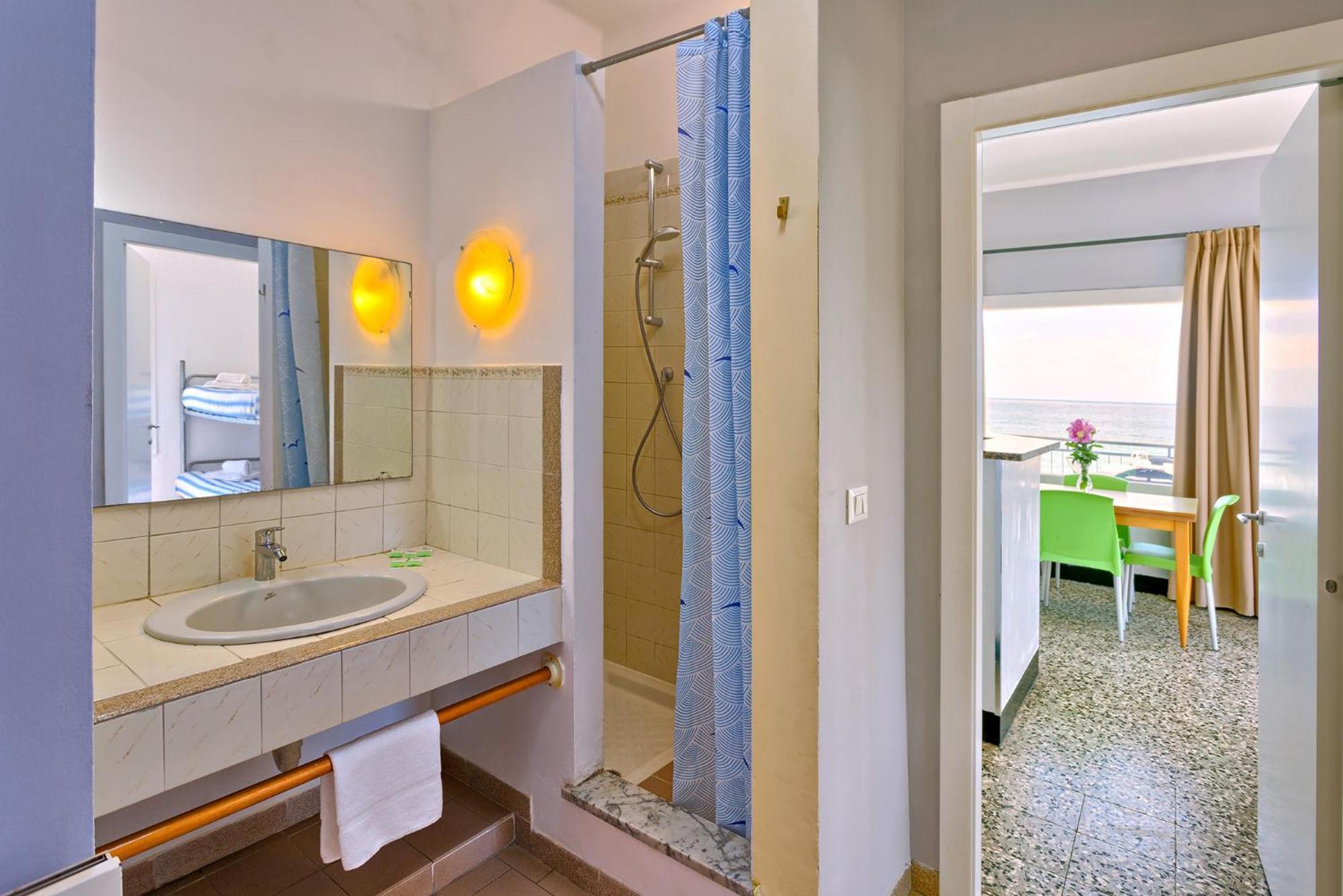 Blue Beach Bussana Nuova Exterior photo