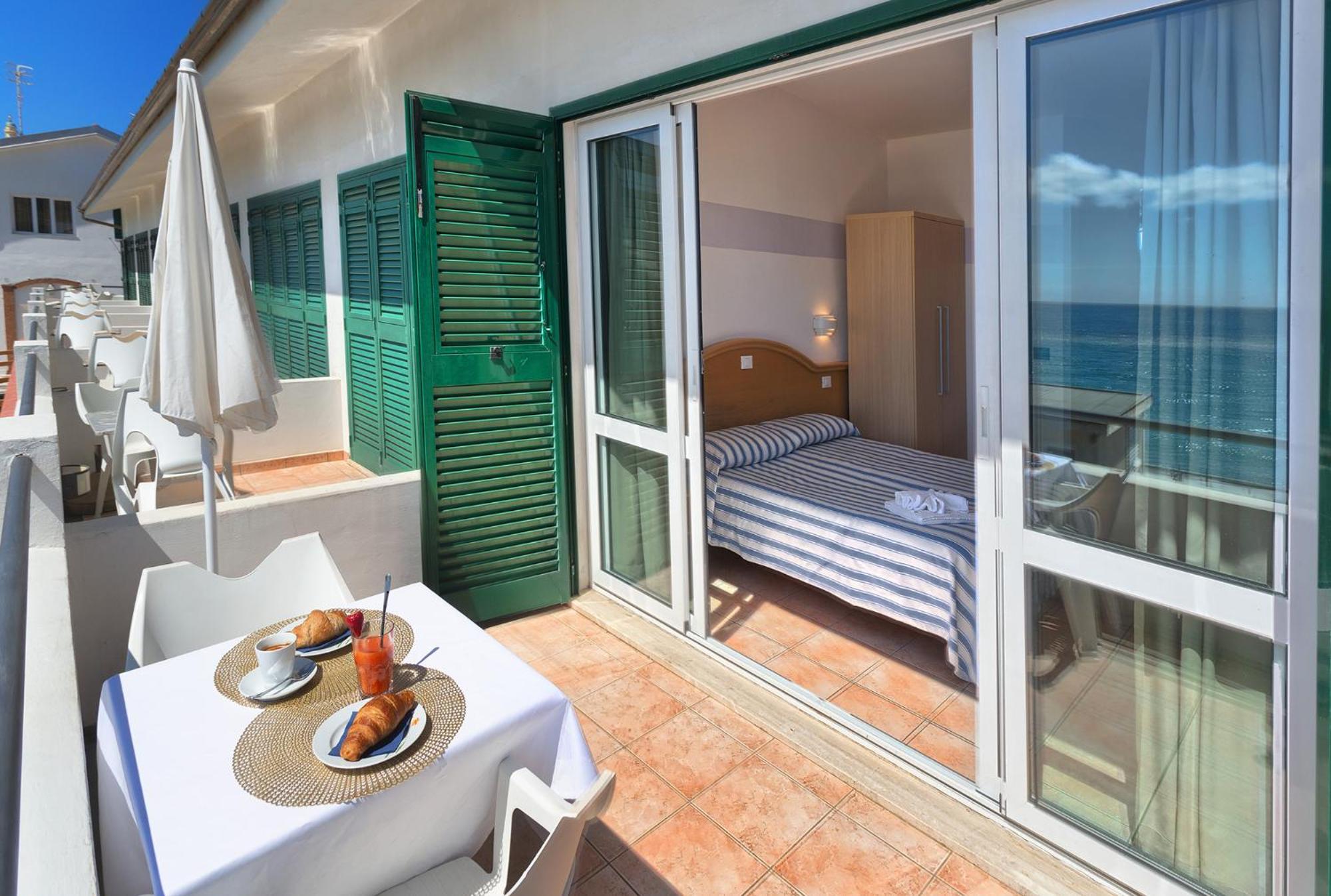 Blue Beach Bussana Nuova Exterior photo